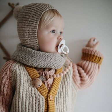 Mushie Pacifier Clip Eva Pale Taupe 1